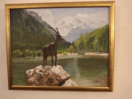 Na ogled je 19_likovnih del sekcije pri DU Cerklje_ki jo vodi  Zofija Hacin